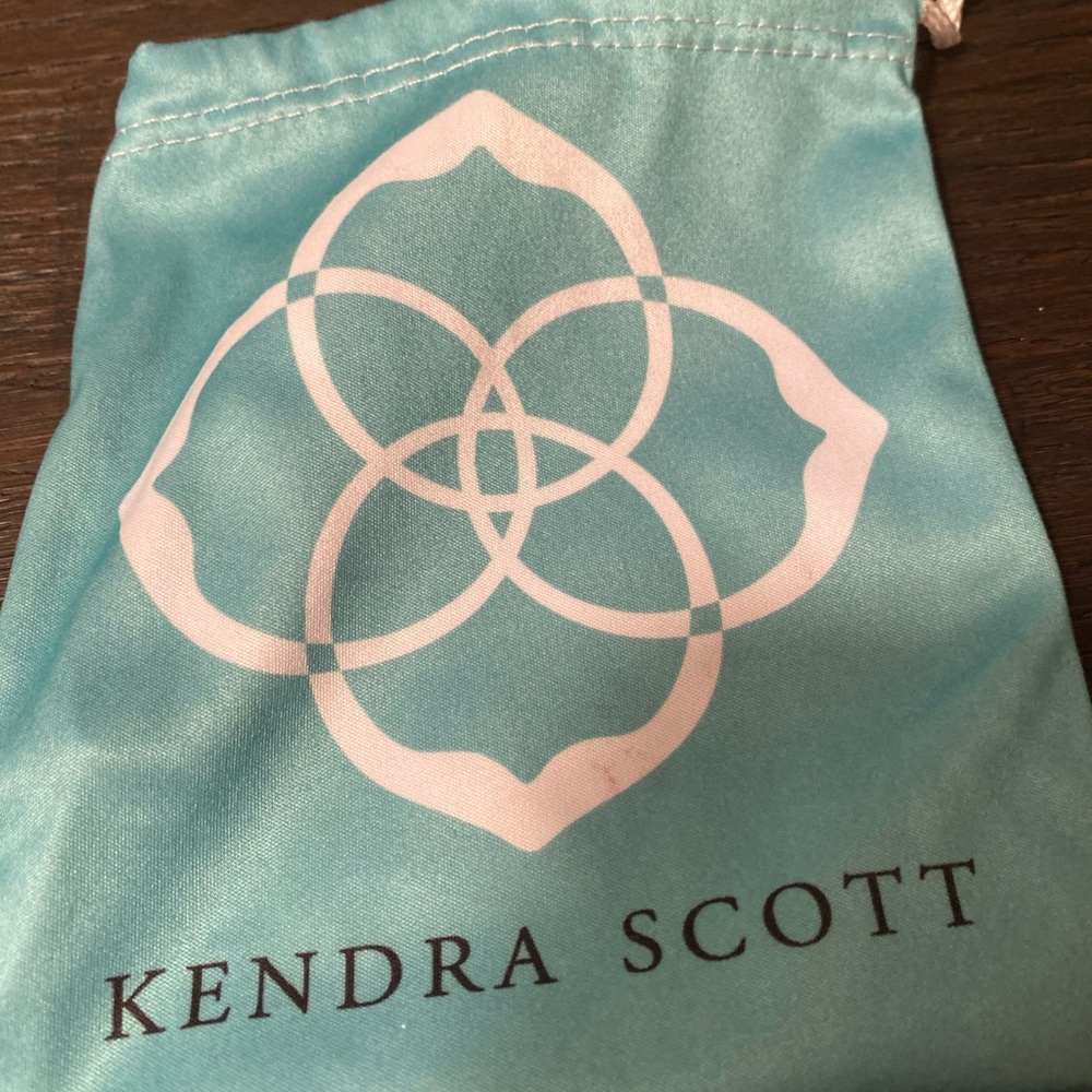 Gold Kendra Scott Necklace - Picture 3 of 3